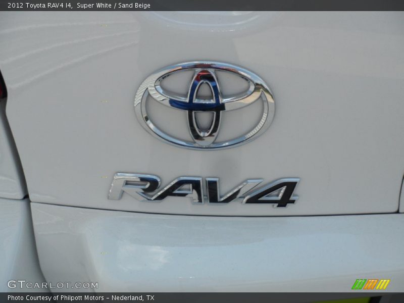 Super White / Sand Beige 2012 Toyota RAV4 I4