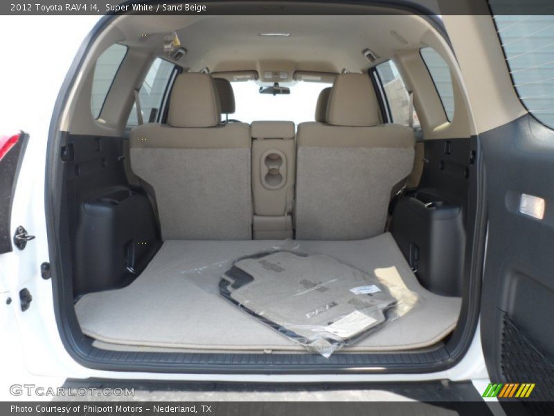 Super White / Sand Beige 2012 Toyota RAV4 I4