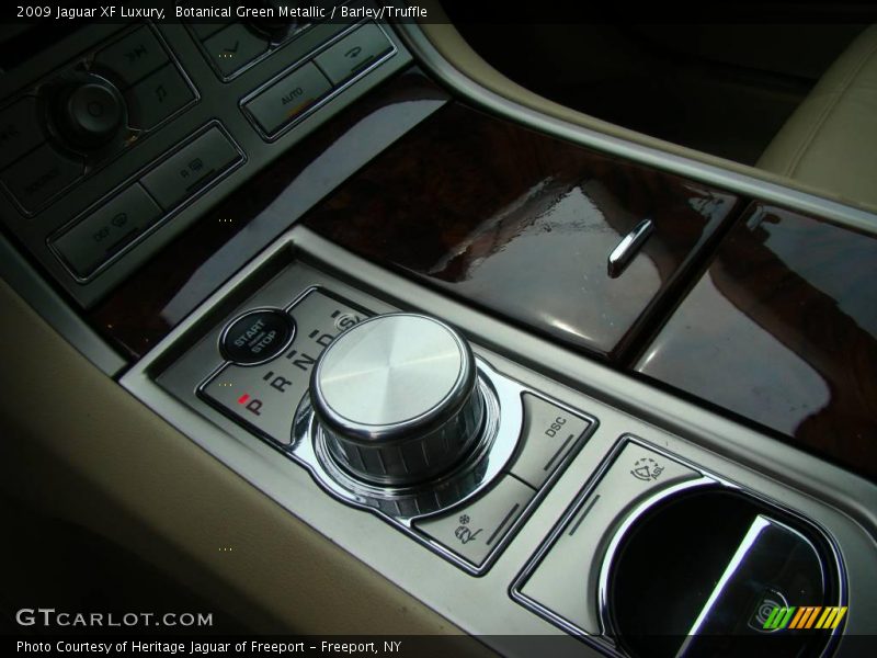 Botanical Green Metallic / Barley/Truffle 2009 Jaguar XF Luxury