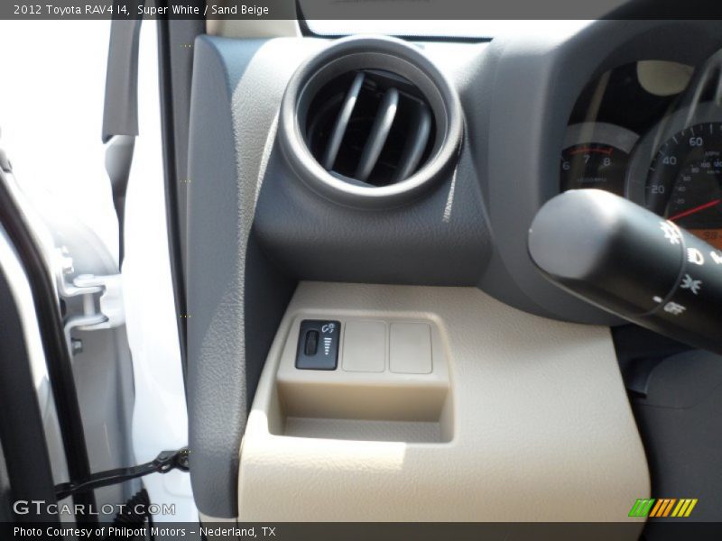 Super White / Sand Beige 2012 Toyota RAV4 I4