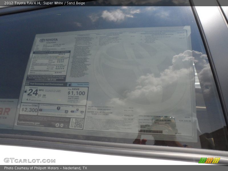 Super White / Sand Beige 2012 Toyota RAV4 I4