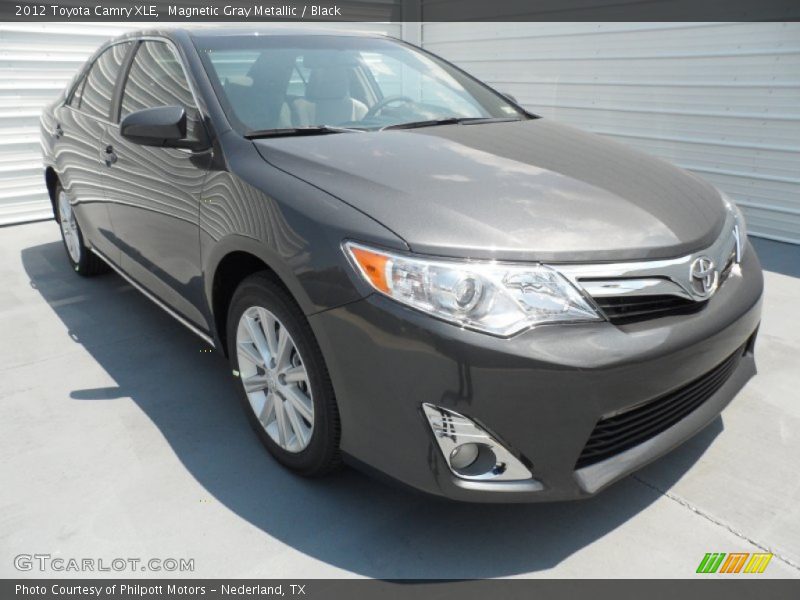 Magnetic Gray Metallic / Black 2012 Toyota Camry XLE