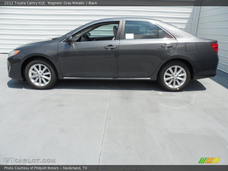 Magnetic Gray Metallic / Black 2012 Toyota Camry XLE