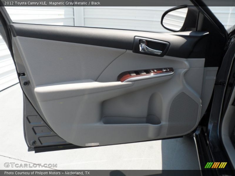 Magnetic Gray Metallic / Black 2012 Toyota Camry XLE