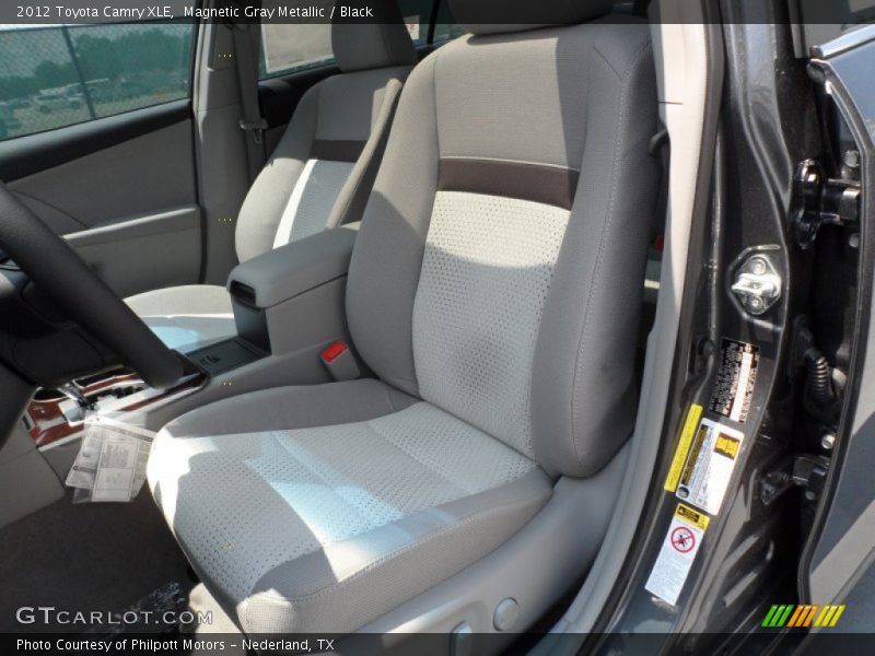 Magnetic Gray Metallic / Black 2012 Toyota Camry XLE