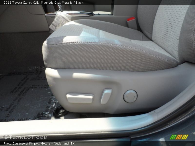 Magnetic Gray Metallic / Black 2012 Toyota Camry XLE