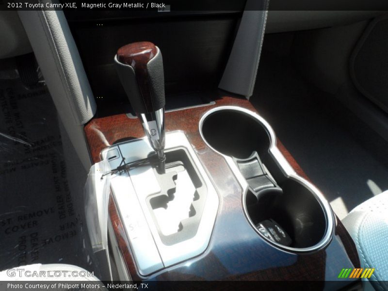 Magnetic Gray Metallic / Black 2012 Toyota Camry XLE