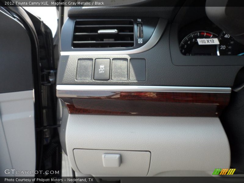 Magnetic Gray Metallic / Black 2012 Toyota Camry XLE