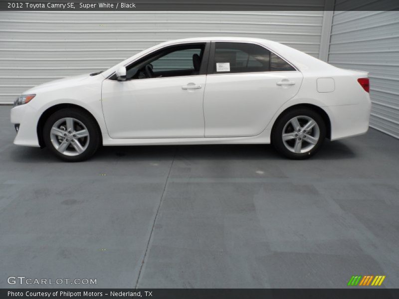 Super White / Black 2012 Toyota Camry SE