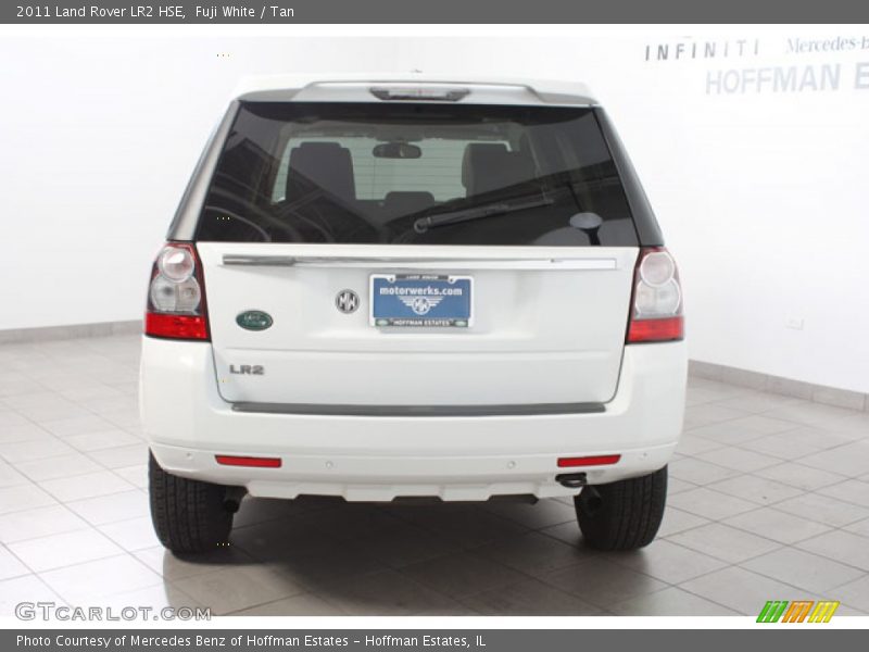 Fuji White / Tan 2011 Land Rover LR2 HSE
