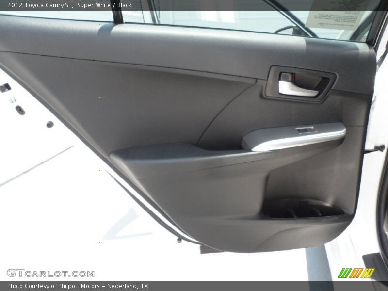 Super White / Black 2012 Toyota Camry SE