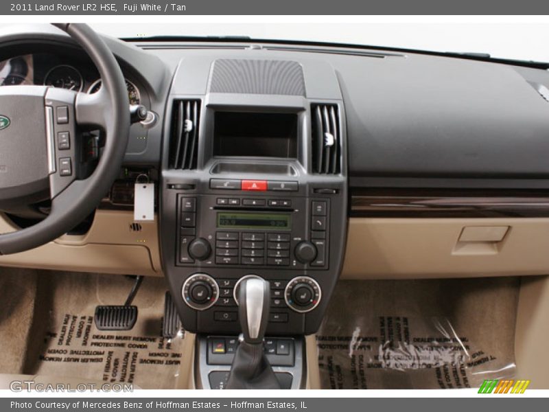 Fuji White / Tan 2011 Land Rover LR2 HSE