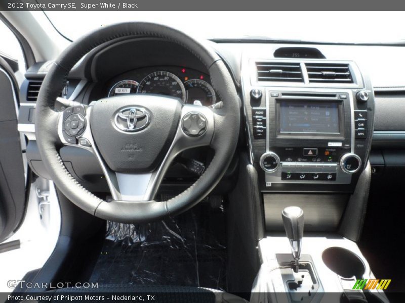 Super White / Black 2012 Toyota Camry SE