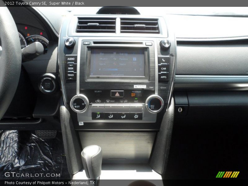 Super White / Black 2012 Toyota Camry SE