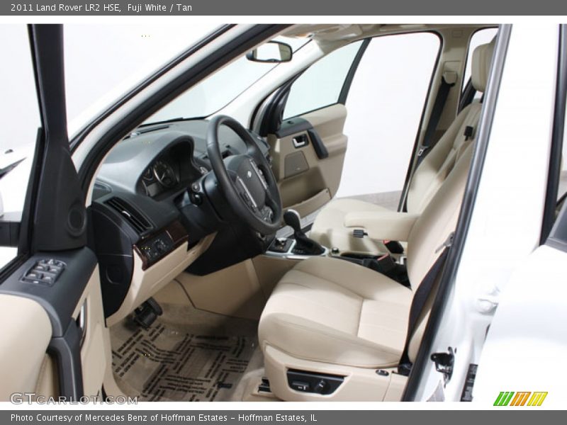 Fuji White / Tan 2011 Land Rover LR2 HSE