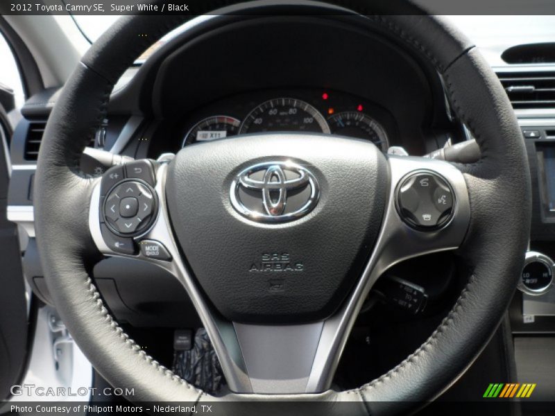 Super White / Black 2012 Toyota Camry SE