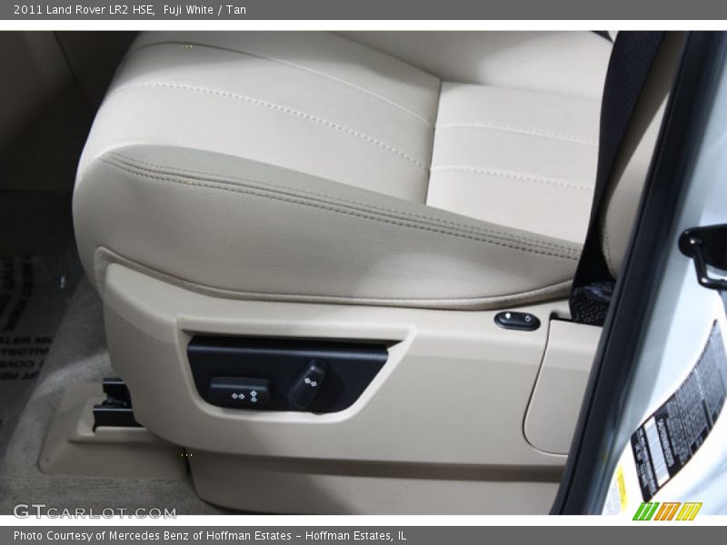 Fuji White / Tan 2011 Land Rover LR2 HSE