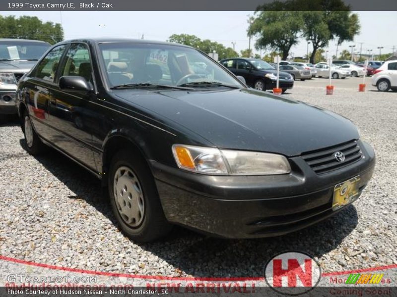 Black / Oak 1999 Toyota Camry LE