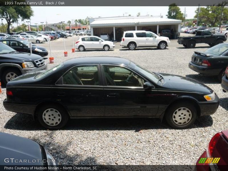 Black / Oak 1999 Toyota Camry LE