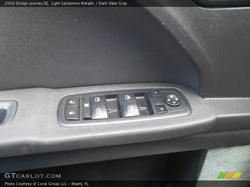 Light Sandstone Metallic / Dark Slate Gray 2009 Dodge Journey SE