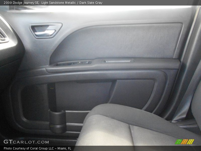 Light Sandstone Metallic / Dark Slate Gray 2009 Dodge Journey SE