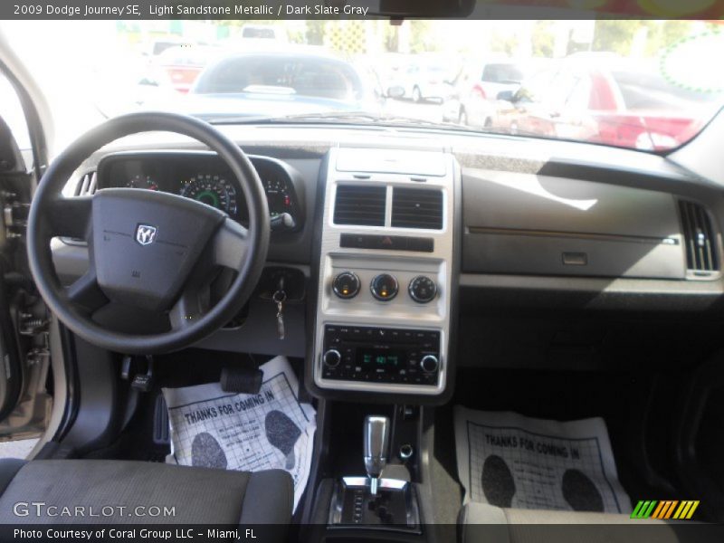 Light Sandstone Metallic / Dark Slate Gray 2009 Dodge Journey SE