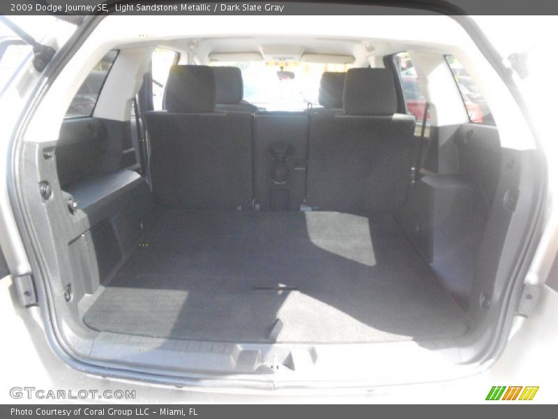 Light Sandstone Metallic / Dark Slate Gray 2009 Dodge Journey SE