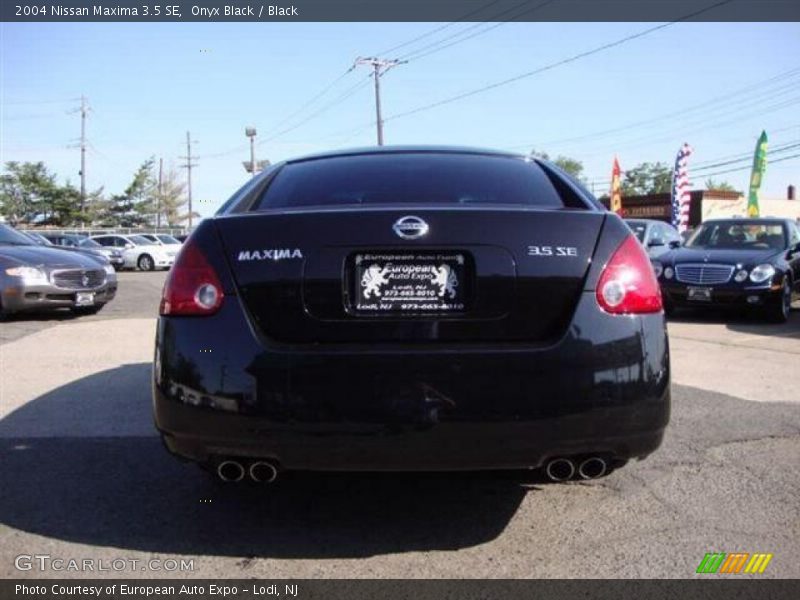 Onyx Black / Black 2004 Nissan Maxima 3.5 SE