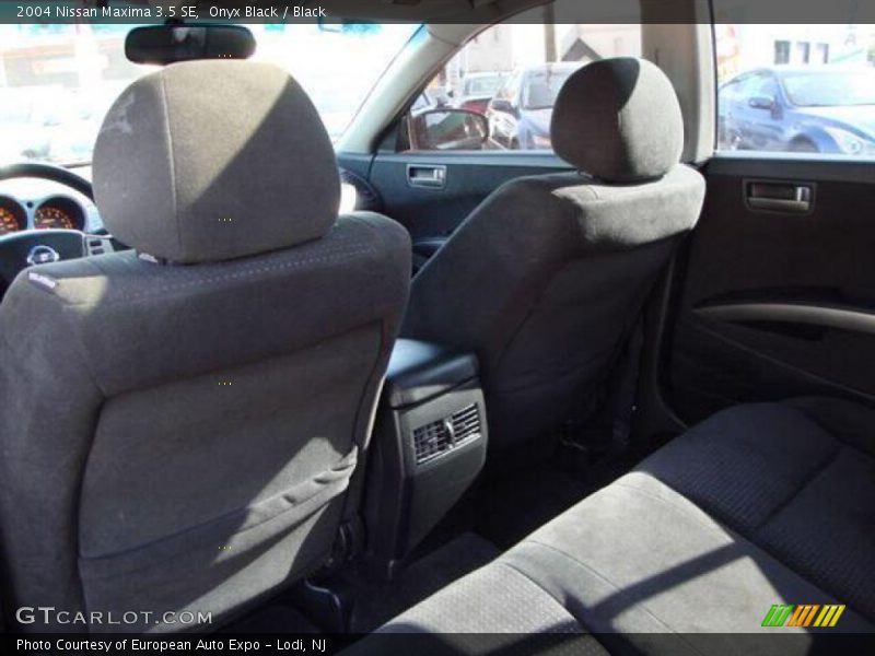 Onyx Black / Black 2004 Nissan Maxima 3.5 SE