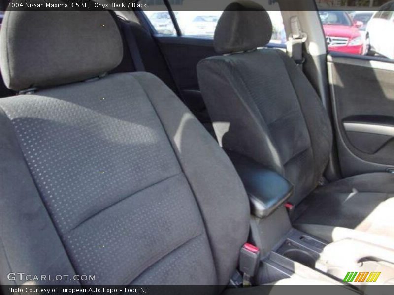 Onyx Black / Black 2004 Nissan Maxima 3.5 SE