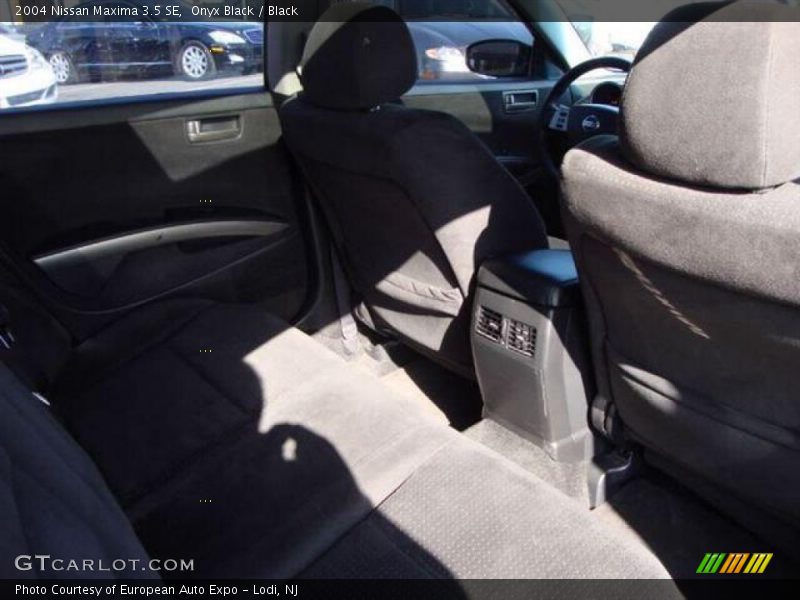 Onyx Black / Black 2004 Nissan Maxima 3.5 SE
