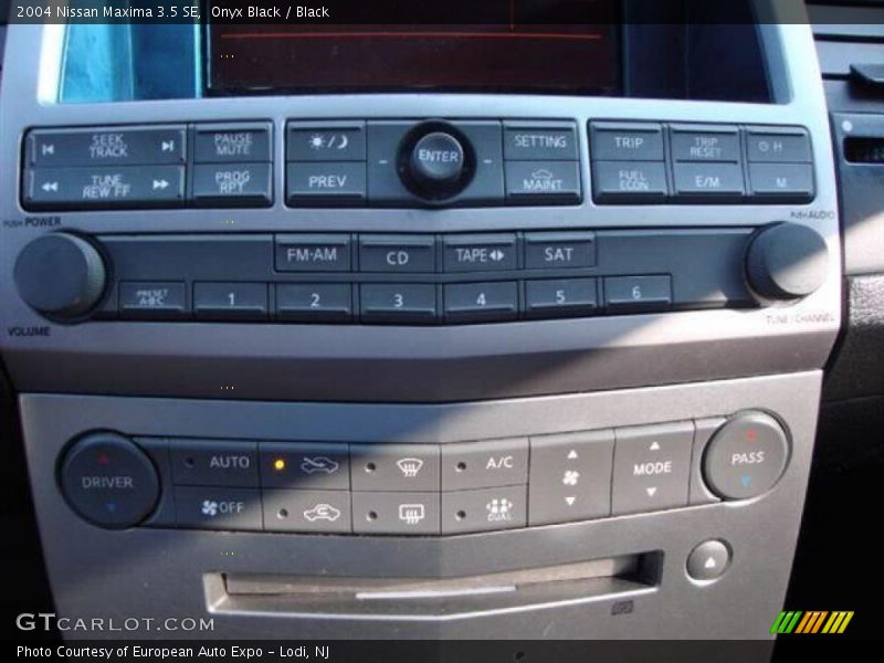 Onyx Black / Black 2004 Nissan Maxima 3.5 SE