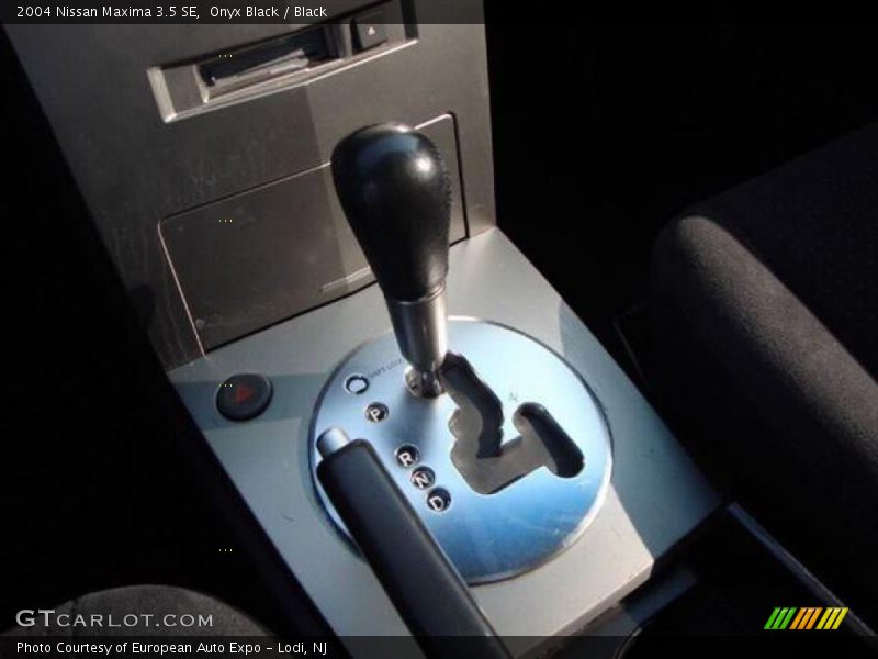 Onyx Black / Black 2004 Nissan Maxima 3.5 SE