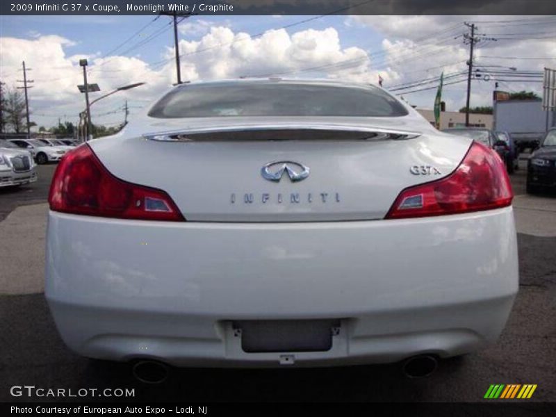 Moonlight White / Graphite 2009 Infiniti G 37 x Coupe
