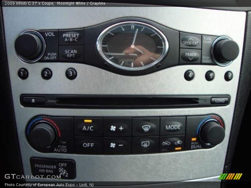 Moonlight White / Graphite 2009 Infiniti G 37 x Coupe