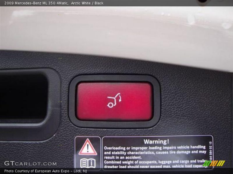 Arctic White / Black 2009 Mercedes-Benz ML 350 4Matic