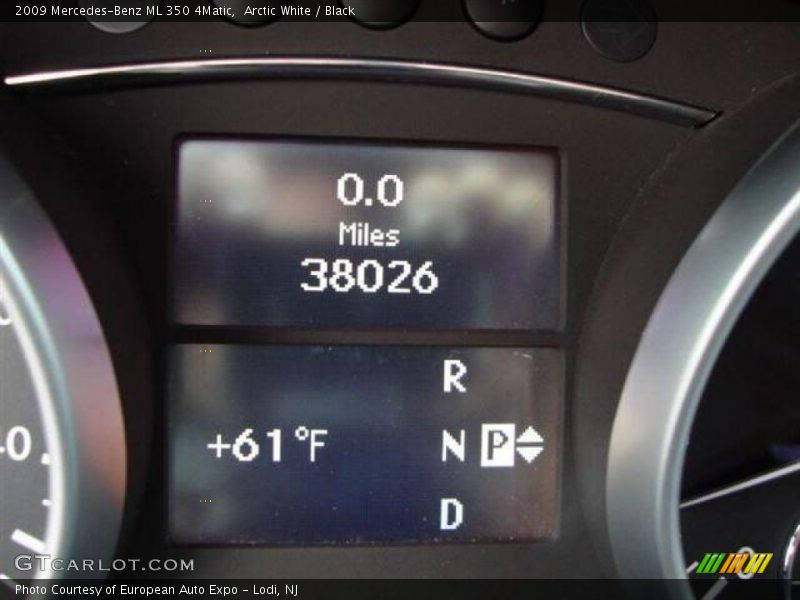 Arctic White / Black 2009 Mercedes-Benz ML 350 4Matic