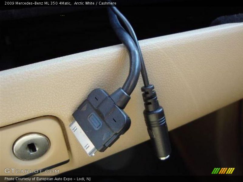 Arctic White / Cashmere 2009 Mercedes-Benz ML 350 4Matic