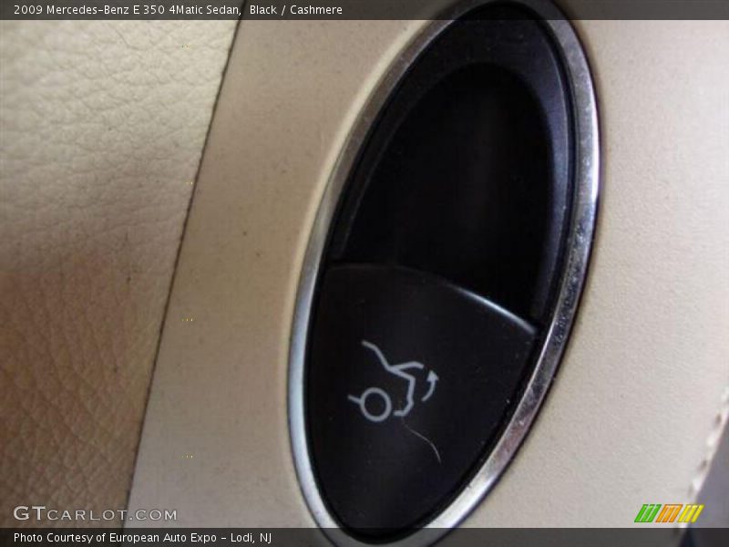 Black / Cashmere 2009 Mercedes-Benz E 350 4Matic Sedan