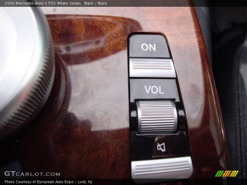 Black / Black 2009 Mercedes-Benz S 550 4Matic Sedan