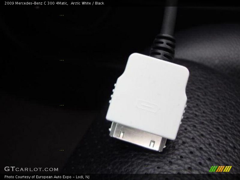 Arctic White / Black 2009 Mercedes-Benz C 300 4Matic