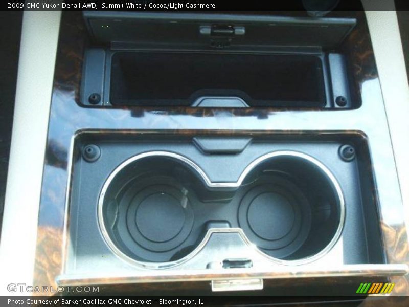 Summit White / Cocoa/Light Cashmere 2009 GMC Yukon Denali AWD