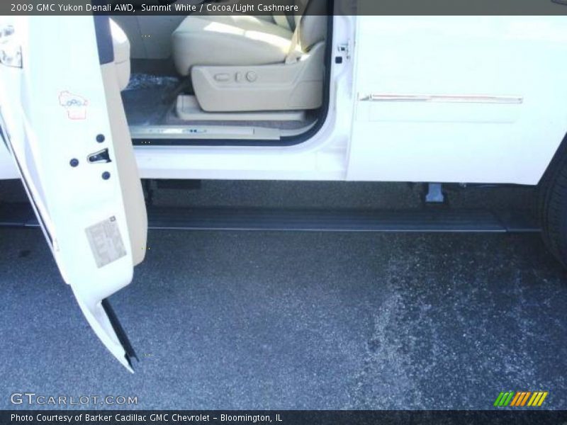 Summit White / Cocoa/Light Cashmere 2009 GMC Yukon Denali AWD
