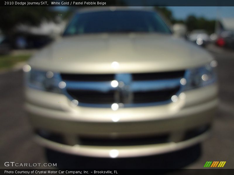 White Gold / Pastel Pebble Beige 2010 Dodge Journey SXT