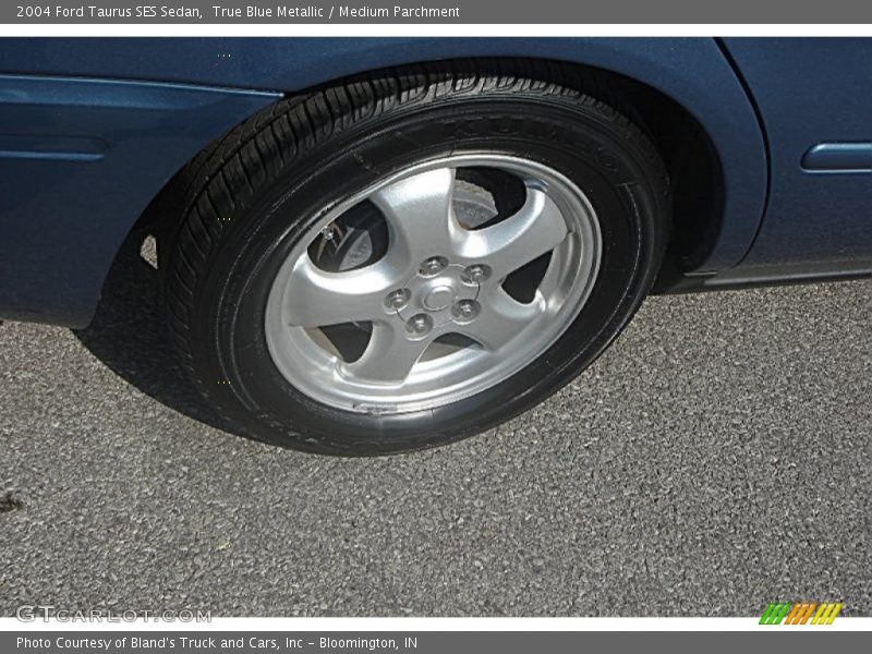 True Blue Metallic / Medium Parchment 2004 Ford Taurus SES Sedan