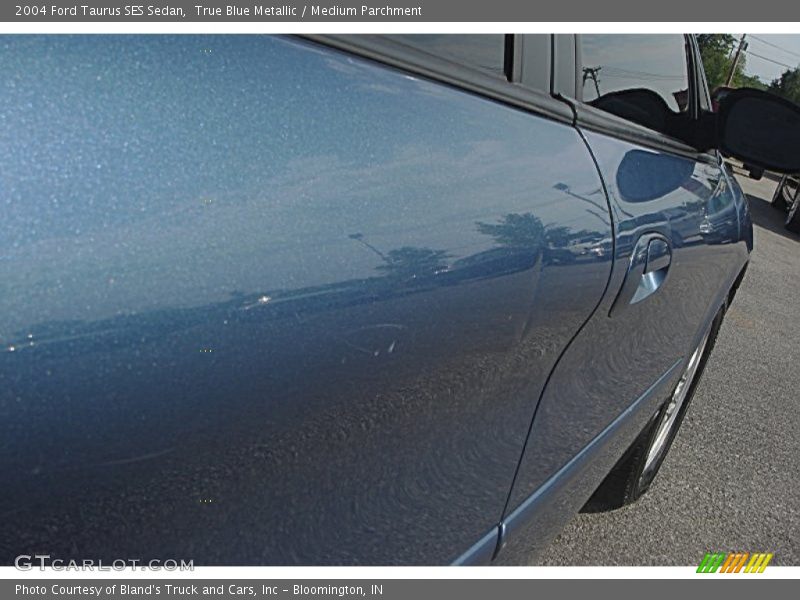 True Blue Metallic / Medium Parchment 2004 Ford Taurus SES Sedan
