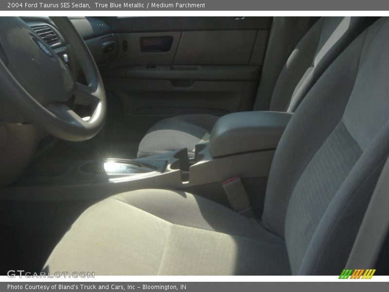 True Blue Metallic / Medium Parchment 2004 Ford Taurus SES Sedan