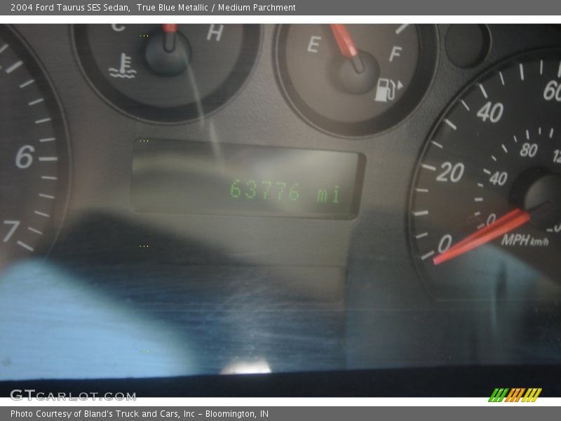 True Blue Metallic / Medium Parchment 2004 Ford Taurus SES Sedan