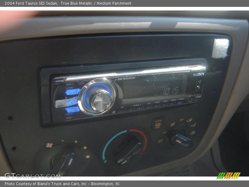 True Blue Metallic / Medium Parchment 2004 Ford Taurus SES Sedan