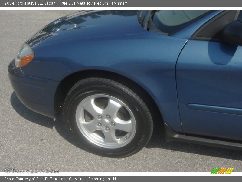 True Blue Metallic / Medium Parchment 2004 Ford Taurus SES Sedan